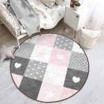 - RealHomes Dijital Baskılı Kaymaz Tabanlı Comfort Çocuk Odası Yuvarlak Halı - Realhomes  Renkli Kareler Geometrik Tasarımlı Çocuk & Genç Odası Makinede Yıkanabilir Kaymaz Tabanlı Yuvarlak Çocuk Halısı Realhomes