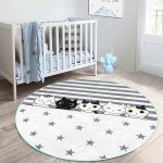 - RealHomes Dijital Baskılı Kaymaz Tabanlı Comfort Çocuk Odası Yuvarlak Halı - Realhomes  Gri Çizgili Yıldızlı Sevimli Kediler Çocuk & Genç Odası Makinede Yıkanabilir Kaymaz Tabanlı Yuvarlak Çocuk Halısı Realhomes