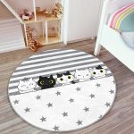 - RealHomes Dijital Baskılı Kaymaz Tabanlı Comfort Çocuk Odası Yuvarlak Halı - Realhomes  Gri Çizgili Yıldızlı Sevimli Kediler Çocuk & Genç Odası Makinede Yıkanabilir Kaymaz Tabanlı Yuvarlak Çocuk Halısı Realhomes