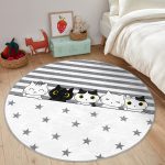 - RealHomes Dijital Baskılı Kaymaz Tabanlı Comfort Çocuk Odası Yuvarlak Halı - Realhomes  Gri Çizgili Yıldızlı Sevimli Kediler Çocuk & Genç Odası Makinede Yıkanabilir Kaymaz Tabanlı Yuvarlak Çocuk Halısı Realhomes