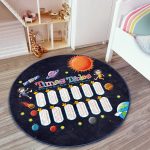 - RealHomes Dijital Baskılı Kaymaz Tabanlı Comfort Çocuk Odası Yuvarlak Halı - Realhomes  Uzay Tasarımlı Eğitici Çarpım Tablosu Motifli Çocuk & Genç Odası Makinede Yıkanabilir Kaymaz Tabanlı Yuvarlak Çocuk Oyun Halısı Realhomes
