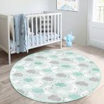 - RealHomes Dijital Baskılı Kaymaz Tabanlı Comfort Çocuk Odası Yuvarlak Halı - Realhomes  Renkli Ay Bulut Motifli Çocuk & Genç Odası Makinede Yıkanabilir Kaymaz Tabanlı Yuvarlak Çocuk Halısı Realhomes