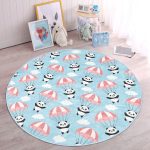 - RealHomes Dijital Baskılı Kaymaz Tabanlı Comfort Çocuk Odası Yuvarlak Halı - Realhomes  Paraşütlü Panda Motifli Çocuk & Genç Odası Makinede Yıkanabilir Kaymaz Tabanlı Yuvarlak Çocuk Halısı Realhomes
