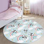 - RealHomes Dijital Baskılı Kaymaz Tabanlı Comfort Çocuk Odası Yuvarlak Halı - Realhomes  Mavi Zeminde Gökkuşağı Motifli Panda Çocuk & Genç Odası Makinede Yıkanabilir Kaymaz Tabanlı Yuvarlak Çocuk Halısı Realhomes