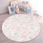 - RealHomes Dijital Baskılı Kaymaz Tabanlı Comfort Çocuk Odası Yuvarlak Halı - Realhomes  Pembe Zeminde Sevimli Kuğular Çocuk & Genç Odası Makinede Yıkanabilir Kaymaz Tabanlı Yuvarlak Çocuk Halısı Realhomes