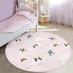 - RealHomes Dijital Baskılı Kaymaz Tabanlı Comfort Çocuk Odası Yuvarlak Halı - Realhomes  Pembe Zeminde Panda Temalı Çocuk & Genç Odası Makinede Yıkanabilir Kaymaz Tabanlı Yuvarlak Çocuk Halısı Realhomes