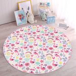 - RealHomes Dijital Baskılı Kaymaz Tabanlı Comfort Çocuk Odası Yuvarlak Halı - Realhomes  Pembe Pelikan Ve Çiçek Desenli Çocuk & Genç Odası Makinede Yıkanabilir Kaymaz Tabanlı Yuvarlak Çocuk Halısı Realhomes
