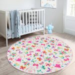 - RealHomes Dijital Baskılı Kaymaz Tabanlı Comfort Çocuk Odası Yuvarlak Halı - Realhomes  İp Atlayan Tavşan Ve Kelebek Desenli Çocuk & Genç Odası Makinede Yıkanabilir Kaymaz Tabanlı Yuvarlak Çocuk Halısı Realhomes