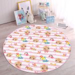 - RealHomes Dijital Baskılı Kaymaz Tabanlı Comfort Çocuk Odası Yuvarlak Halı - Realhomes  Pembe Çizgili Zeminde Şirin Ayıcık Temalı Çocuk & Genç Odası Makinede Yıkanabilir Kaymaz Tabanlı Yuvarlak Çocuk Halısı Realhomes