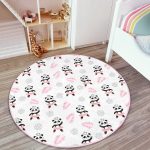 - RealHomes Dijital Baskılı Kaymaz Tabanlı Comfort Çocuk Odası Yuvarlak Halı - Realhomes  Pembe Balerin Panda Desenli Çocuk & Genç Odası Makinede Yıkanabilir Kaymaz Tabanlı Yuvarlak Çocuk Halısı Realhomes