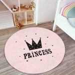 Pembe Zeminli Princess Yazılı Çocuk & Genç Odası Makinede Yıkanabilir Kaymaz Tabanlı Yuvarlak Çocuk Halısı Realhomes