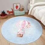 - RealHomes Dijital Baskılı Kaymaz Tabanlı Comfort Çocuk Odası Yuvarlak Halı - Realhomes  Mavi Zemin Uçan Balon Tasarımlı Çocuk & Genç Odası Makinede Yıkanabilir Kaymaz Tabanlı Yuvarlak Çocuk Halısı Realhomes