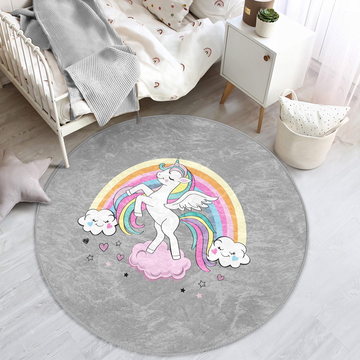 Gri Zeminde Unicorn At Ve Kalpler Tasarımlı Çocuk & Genç Odası Makinede Yıkanabilir Kaymaz Tabanlı Yuvarlak Çocuk Halısı Realhomes
