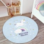 - RealHomes Dijital Baskılı Kaymaz Tabanlı Comfort Çocuk Odası Yuvarlak Halı - Realhomes  Mavi Zeminde Unicorn At Motifli Çocuk & Genç Odası Makinede Yıkanabilir Kaymaz Tabanlı Yuvarlak Çocuk Halısı Realhomes