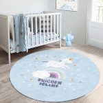- RealHomes Dijital Baskılı Kaymaz Tabanlı Comfort Çocuk Odası Yuvarlak Halı - Realhomes  Mavi Zeminde Unicorn At Motifli Çocuk & Genç Odası Makinede Yıkanabilir Kaymaz Tabanlı Yuvarlak Çocuk Halısı Realhomes