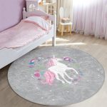 - RealHomes Dijital Baskılı Kaymaz Tabanlı Comfort Çocuk Odası Yuvarlak Halı - Realhomes  Gri Zeminde Unicorn Sevimli At Çocuk & Genç Odası Makinede Yıkanabilir Kaymaz Tabanlı Yuvarlak Çocuk Halısı Realhomes