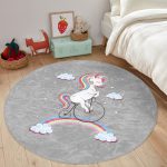 - RealHomes Dijital Baskılı Kaymaz Tabanlı Comfort Çocuk Odası Yuvarlak Halı - Realhomes  Gri Zeminde Bisiklet Ve Unicorn Tasarımlı Çocuk & Genç Odası Makinede Yıkanabilir Kaymaz Tabanlı Yuvarlak Çocuk Halısı Realhomes