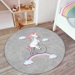 - RealHomes Dijital Baskılı Kaymaz Tabanlı Comfort Çocuk Odası Yuvarlak Halı - Realhomes  Gri Zeminde Bisiklet Ve Unicorn Tasarımlı Çocuk & Genç Odası Makinede Yıkanabilir Kaymaz Tabanlı Yuvarlak Çocuk Halısı Realhomes