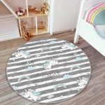 - RealHomes Dijital Baskılı Kaymaz Tabanlı Comfort Çocuk Odası Yuvarlak Halı - Realhomes  Gri Beyaz Çizgili Unicorn Atlar Çocuk & Genç Odası Makinede Yıkanabilir Kaymaz Tabanlı Yuvarlak Çocuk Halısı Realhomes