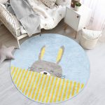 - RealHomes Dijital Baskılı Kaymaz Tabanlı Comfort Çocuk Odası Yuvarlak Halı - Realhomes  Mavi Zeminde Gri Sarı Ayıcık Motifli Çocuk & Genç Odası Makinede Yıkanabilir Kaymaz Tabanlı Yuvarlak Çocuk Halısı Realhomes