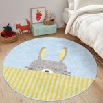 - RealHomes Dijital Baskılı Kaymaz Tabanlı Comfort Çocuk Odası Yuvarlak Halı - Realhomes  Mavi Zeminde Gri Sarı Ayıcık Motifli Çocuk & Genç Odası Makinede Yıkanabilir Kaymaz Tabanlı Yuvarlak Çocuk Halısı Realhomes
