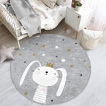 - RealHomes Dijital Baskılı Kaymaz Tabanlı Comfort Çocuk Odası Yuvarlak Halı - Realhomes  Gri Zeminde Renkli Puanlı Kedicik Desenli Çocuk & Genç Odası Makinede Yıkanabilir Kaymaz Tabanlı Yuvarlak Çocuk Halısı Realhomes