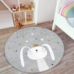 - RealHomes Dijital Baskılı Kaymaz Tabanlı Comfort Çocuk Odası Yuvarlak Halı - Realhomes  Gri Zeminde Renkli Puanlı Kedicik Desenli Çocuk & Genç Odası Makinede Yıkanabilir Kaymaz Tabanlı Yuvarlak Çocuk Halısı Realhomes