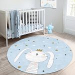 - RealHomes Dijital Baskılı Kaymaz Tabanlı Comfort Çocuk Odası Yuvarlak Halı - Realhomes  Mavi Zeminde Renkli Puanlı Kedicik Desenli Çocuk & Genç Odası Makinede Yıkanabilir Kaymaz Tabanlı Yuvarlak Çocuk Halısı Realhomes