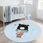 - RealHomes Dijital Baskılı Kaymaz Tabanlı Comfort Çocuk Odası Yuvarlak Halı - Realhomes  Mavi Zemin Atkılı Ayı Motifli Çocuk & Genç Odası Makinede Yıkanabilir Kaymaz Tabanlı Yuvarlak Çocuk Halısı Realhomes