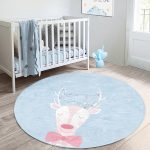 - RealHomes Dijital Baskılı Kaymaz Tabanlı Comfort Çocuk Odası Yuvarlak Halı - Realhomes  Mavi Zemin Uyuyan Geyik Desenli Çocuk & Genç Odası Makinede Yıkanabilir Kaymaz Tabanlı Yuvarlak Çocuk Halısı Realhomes