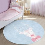 - RealHomes Dijital Baskılı Kaymaz Tabanlı Comfort Çocuk Odası Yuvarlak Halı - Realhomes  Mavi Zemin Uyuyan Geyik Desenli Çocuk & Genç Odası Makinede Yıkanabilir Kaymaz Tabanlı Yuvarlak Çocuk Halısı Realhomes