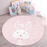 - RealHomes Dijital Baskılı Kaymaz Tabanlı Comfort Çocuk Odası Yuvarlak Halı - Realhomes Pembe Zemin Sevimli Tavşan Ve Leylek Desenli Çocuk & Genç Odası Makinede Yıkanabilir Kaymaz Tabanlı Yuvarlak Çocuk Halısı Realhomes