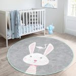 - RealHomes Dijital Baskılı Kaymaz Tabanlı Comfort Çocuk Odası Yuvarlak Halı - Realhomes  Gri Zemin Sevimli Tavşan Ve Leylek Desenli Çocuk & Genç Odası Makinede Yıkanabilir Kaymaz Tabanlı Yuvarlak Çocuk Halısı Realhomes