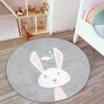 - RealHomes Dijital Baskılı Kaymaz Tabanlı Comfort Çocuk Odası Yuvarlak Halı - Realhomes  Gri Zemin Sevimli Tavşan Ve Leylek Desenli Çocuk & Genç Odası Makinede Yıkanabilir Kaymaz Tabanlı Yuvarlak Çocuk Halısı Realhomes