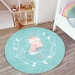 - RealHomes Dijital Baskılı Kaymaz Tabanlı Comfort Çocuk Odası Yuvarlak Halı - Realhomes  Yeşil Zemin I'M Beautiful Yazılı Baykuş Motifli Çocuk & Genç Odası Makinede Yıkanabilir Kaymaz Tabanlı Yuvarlak Çocuk Halısı Realhomes