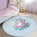 - RealHomes Dijital Baskılı Kaymaz Tabanlı Comfort Çocuk Odası Yuvarlak Halı - Realhomes  Mavi Zemin Flamingo Unicorn Temalı Çocuk & Genç Odası Makinede Yıkanabilir Kaymaz Tabanlı Yuvarlak Çocuk Halısı Realhomes