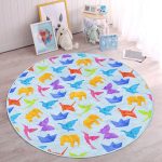 - RealHomes Dijital Baskılı Kaymaz Tabanlı Comfort Çocuk Odası Yuvarlak Halı - Realhomes Mavi Zeminli Origami Sanatı Çocuk & Genç Odası Makinede Yıkanabilir Kaymaz Tabanlı Yuvarlak Çocuk Halısı Realhomes