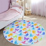 - RealHomes Dijital Baskılı Kaymaz Tabanlı Comfort Çocuk Odası Yuvarlak Halı - Realhomes Mavi Zeminli Origami Sanatı Çocuk & Genç Odası Makinede Yıkanabilir Kaymaz Tabanlı Yuvarlak Çocuk Halısı Realhomes