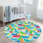 - RealHomes Dijital Baskılı Kaymaz Tabanlı Comfort Çocuk Odası Yuvarlak Halı - Realhomes  Mavi Zeminde Origami Gemiler Çocuk & Genç Odası Makinede Yıkanabilir Kaymaz Tabanlı Yuvarlak Çocuk Halısı Realhomes