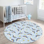 - RealHomes Dijital Baskılı Kaymaz Tabanlı Comfort Çocuk Odası Yuvarlak Halı - Realhomes  Mavi Zeminde Gökkuşağı Çocuk & Genç Odası Makinede Yıkanabilir Kaymaz Tabanlı Yuvarlak Çocuk Halısı Realhomes