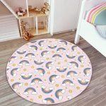 - RealHomes Dijital Baskılı Kaymaz Tabanlı Comfort Çocuk Odası Yuvarlak Halı - Realhomes Pembe Zeminde Gökkuşağı Çocuk & Genç Odası Makinede Yıkanabilir Kaymaz Tabanlı Yuvarlak Çocuk Halısı Realhomes