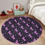 - RealHomes Dijital Baskılı Kaymaz Tabanlı Comfort Çocuk Odası Yuvarlak Halı - Realhomes  Siyah Zeminde Pembe Yıldız Çocuk & Genç Odası Makinede Yıkanabilir Kaymaz Tabanlı Yuvarlak Çocuk Halısı Realhomes