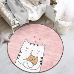 - RealHomes Dijital Baskılı Kaymaz Tabanlı Comfort Çocuk Odası Yuvarlak Halı - Realhomes  Yavrusuna Sarılmış Kedi Motifli Çocuk & Genç Odası Makinede Yıkanabilir Kaymaz Tabanlı Yuvarlak Çocuk Halısı Realhomes