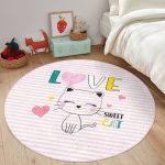 Pembe Çizgili Zeminde Sweet Cat Tasarımlı Çocuk & Genç Odası Makinede Yıkanabilir Kaymaz Tabanlı Yuvarlak Çocuk Halısı Realhomes