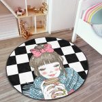 - RealHomes Dijital Baskılı Kaymaz Tabanlı Comfort Çocuk Odası Yuvarlak Halı - Realhomes  Dama Zeminli Kahve İçen Kız Motifli Çocuk & Genç Odası Makinede Yıkanabilir Kaymaz Tabanlı Yuvarlak Çocuk Halısı Realhomes