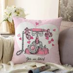 - Sonil-K10003-Gorsel - Realhomes Pembe Zemin Kalpli Antika Telefon Tasarımlı Dijital Baskılı Dekoratif Raşel Kadife Yastık Kırlent Kılıfı Realhomes