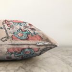 - Sonil-K10004-Gorsel-2 - Realhomes  Kahve Zemin Antika Telefon Desenli Dijital Baskılı Modern Raşel Kadife Yastık Kırlent Kılıfı Realhomes