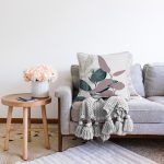 - Sonil-K10009-Gorsel-1 - Realhomes Özel Tasarım Yaprak Motifli Dijital Baskılı Dekoratif Şönil Yastık Kırlent Kılıfı Realhomes