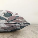 - Sonil-K10009-Gorsel-2 - Realhomes Özel Tasarım Yaprak Motifli Dijital Baskılı Dekoratif Şönil Yastık Kırlent Kılıfı Realhomes