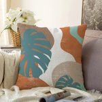 - Sonil-K10013-Gorsel - Realhomes  Renkli Zemin Tropik Yaprak Çizimli Dijital Baskılı Dekoratif Raşel Kadife Yastık Kırlent Kılıfı Realhomes